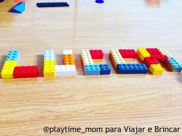 Escrevendo o nome com blocos de lego